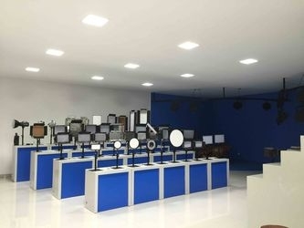 Yuyao Lishuai Film & Television Equipment Co., Ltd.